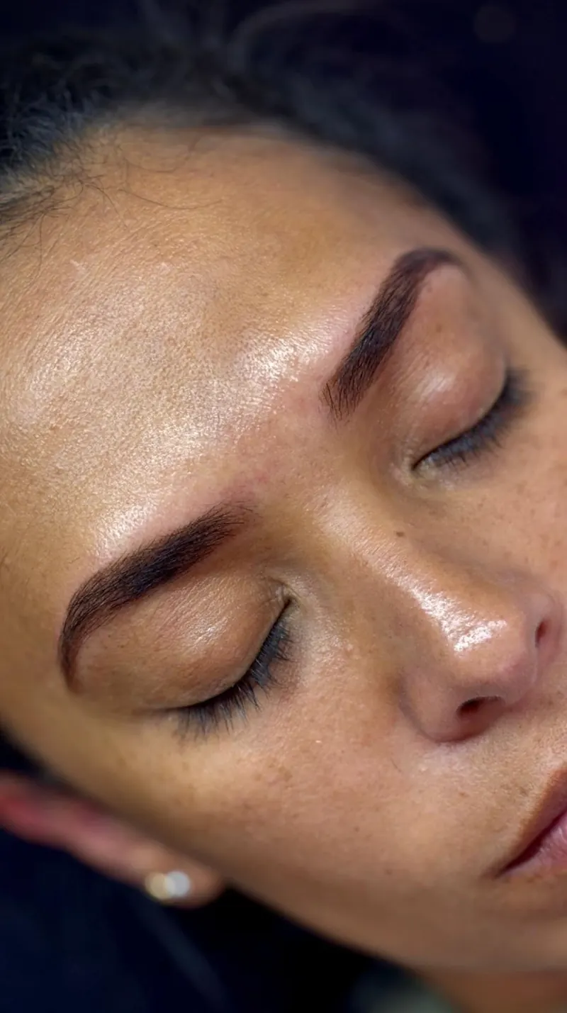Micropigmentación de cejas con acabado natural, Bellagea Studio